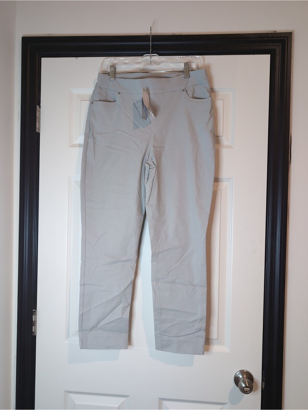 Size 10 NWT Chicos gray casual stretchy slimming pants